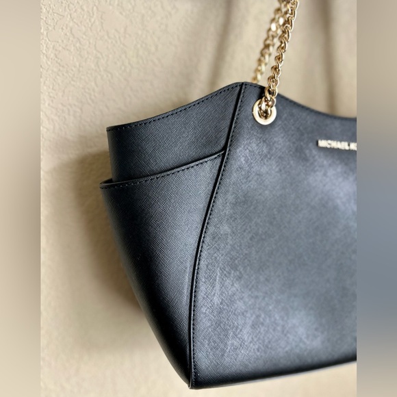 Michael Kors chain shoulder purse - Picture 3 of 5